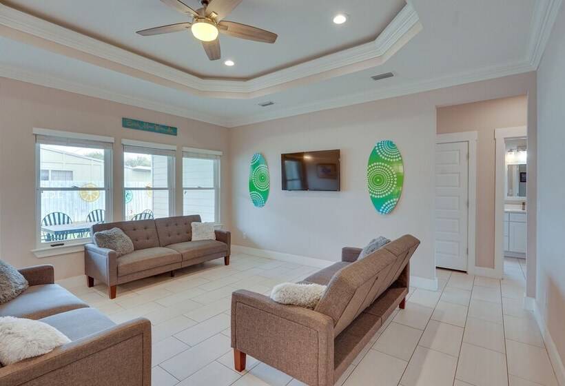 Pcb Home W/ Private Yard < 1/2 Mi To Beach Access!