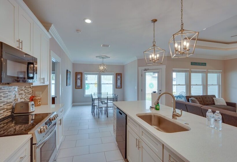 Pcb Home W/ Private Yard < 1/2 Mi To Beach Access!