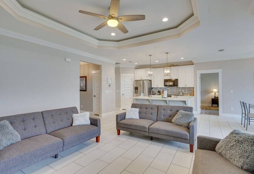 Pcb Home W/ Private Yard < 1/2 Mi To Beach Access!