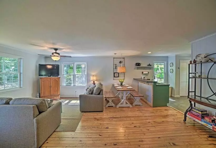 Harrison Lakefront Cottage W/ Private Dock!