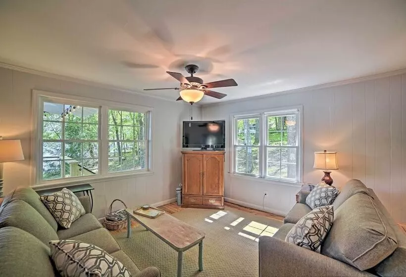 Harrison Lakefront Cottage W/ Private Dock!
