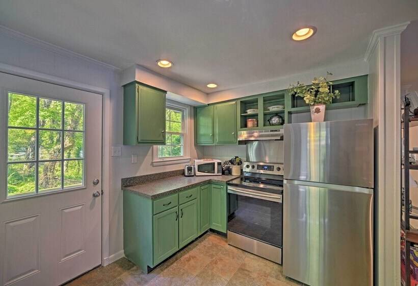 Harrison Lakefront Cottage W/ Private Dock!