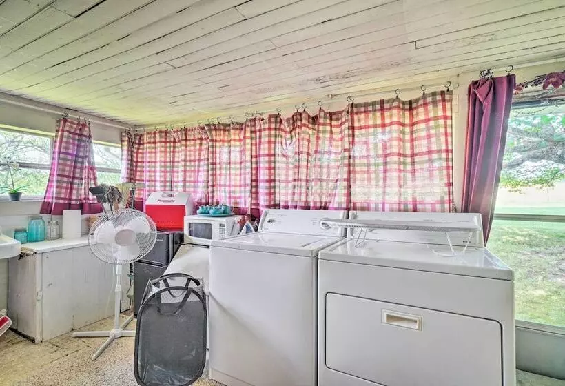 Historic Sparta Home Near Waterfalls & Hikes!