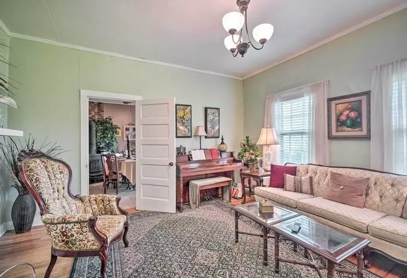 Historic Sparta Home Near Waterfalls & Hikes!