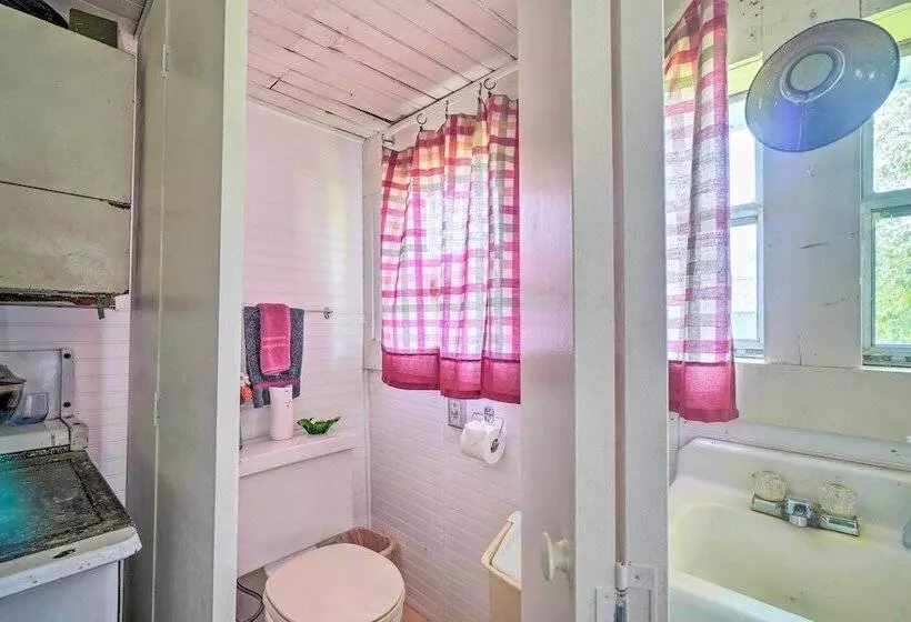 Historic Sparta Home Near Waterfalls & Hikes!