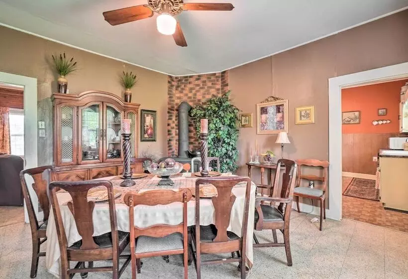 Historic Sparta Home Near Waterfalls & Hikes!