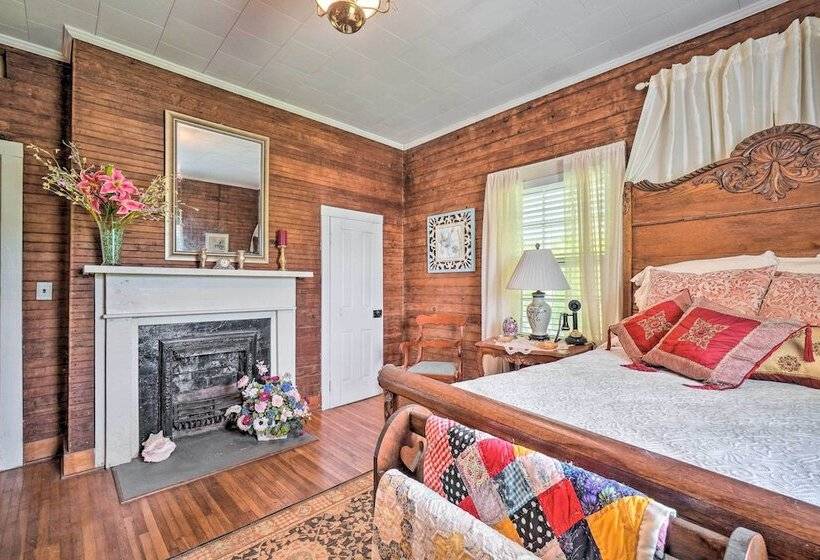 Historic Sparta Home Near Waterfalls & Hikes!