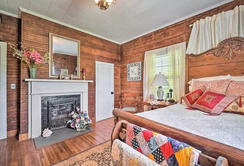 Historic Sparta Home Near Waterfalls & Hikes!