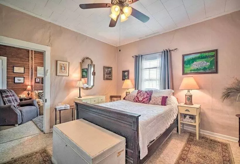 Historic Sparta Home Near Waterfalls & Hikes!
