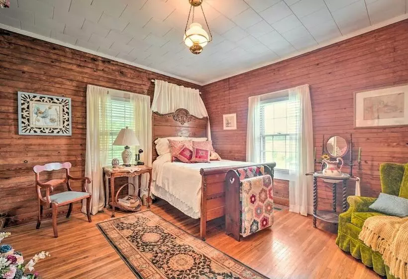 Historic Sparta Home Near Waterfalls & Hikes!