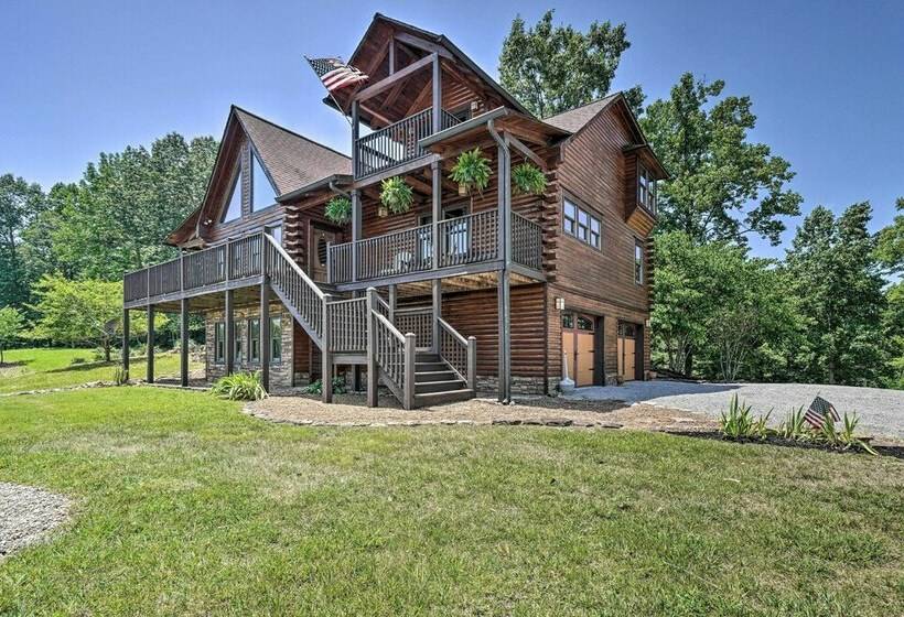Idyllic  Lakeview Lodge  W/ Private Hot Tub!