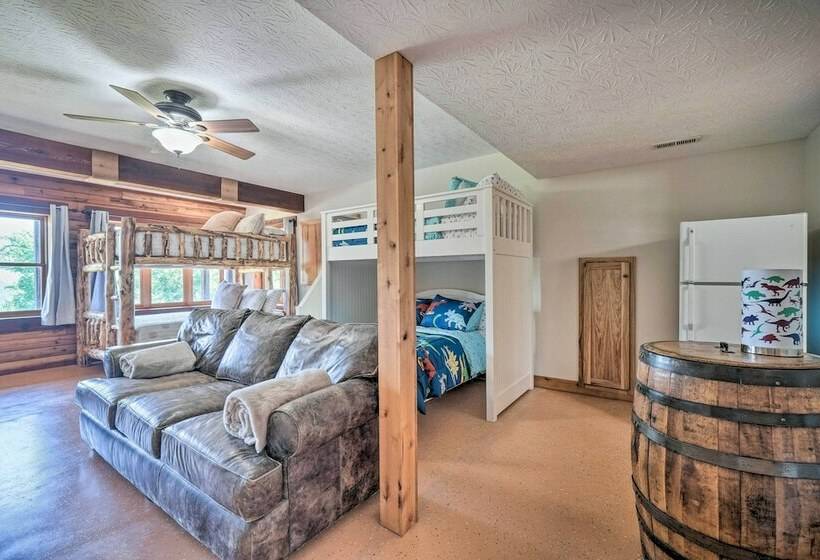 Idyllic  Lakeview Lodge  W/ Private Hot Tub!