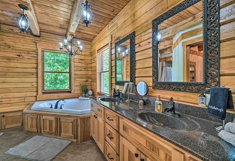 Idyllic  Lakeview Lodge  W/ Private Hot Tub!