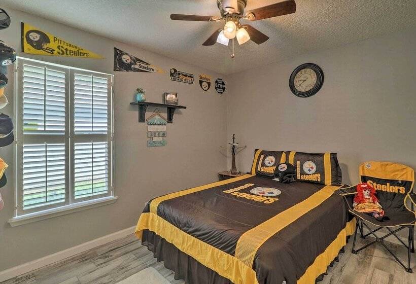 Jacksonville Home, Near Beach & Mayo Clinic!