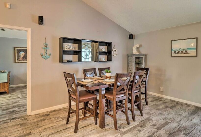 Jacksonville Home, Near Beach & Mayo Clinic!