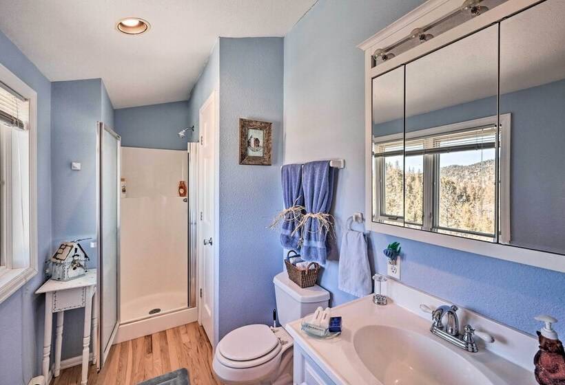 Jefferson Cabin W/ Hot Tub: Ski, Hike, Bike!