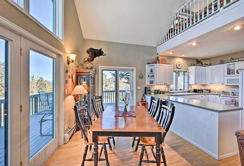 Jefferson Cabin W/ Hot Tub: Ski, Hike, Bike!