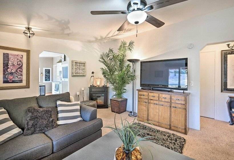 John Day Lakehouse W/ A Great Outdoor Space!