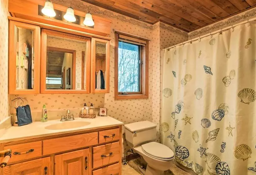 Brocton Escape: Skiing, Snowtubing, Hiking!