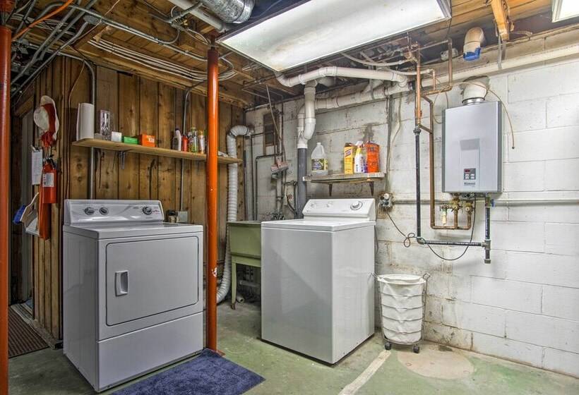 Lakefront Montague Cottage W/ Deck & Beach!