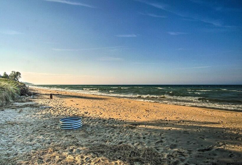 Lakefront Montague Cottage W/ Deck & Beach!