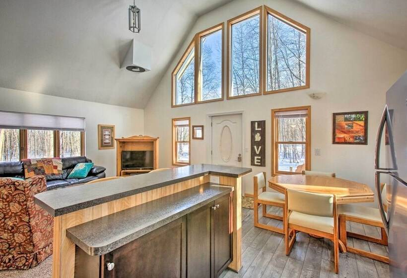 Lakes Of The North Home On Snowmobile & Atv Trail!