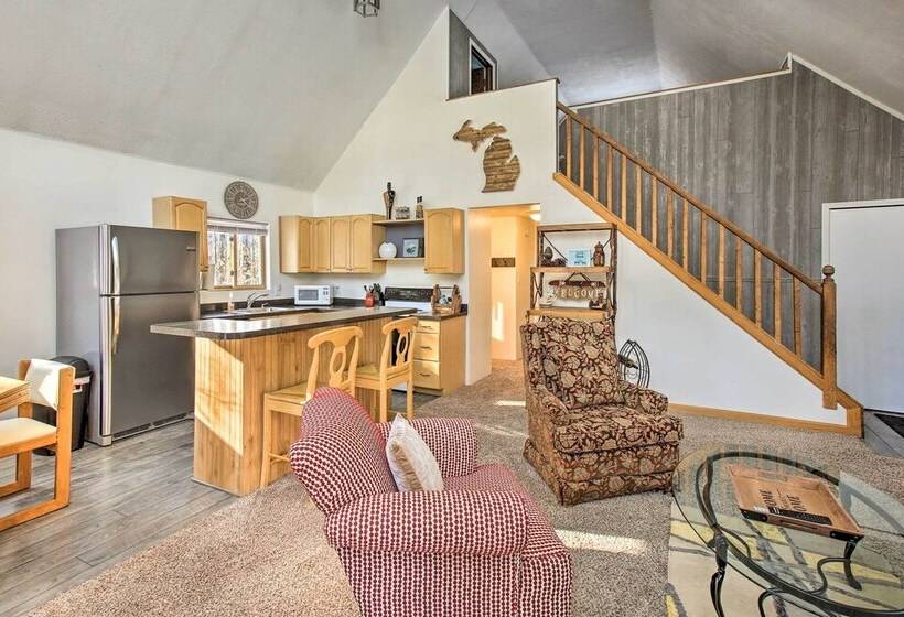 Lakes Of The North Home On Snowmobile & Atv Trail!