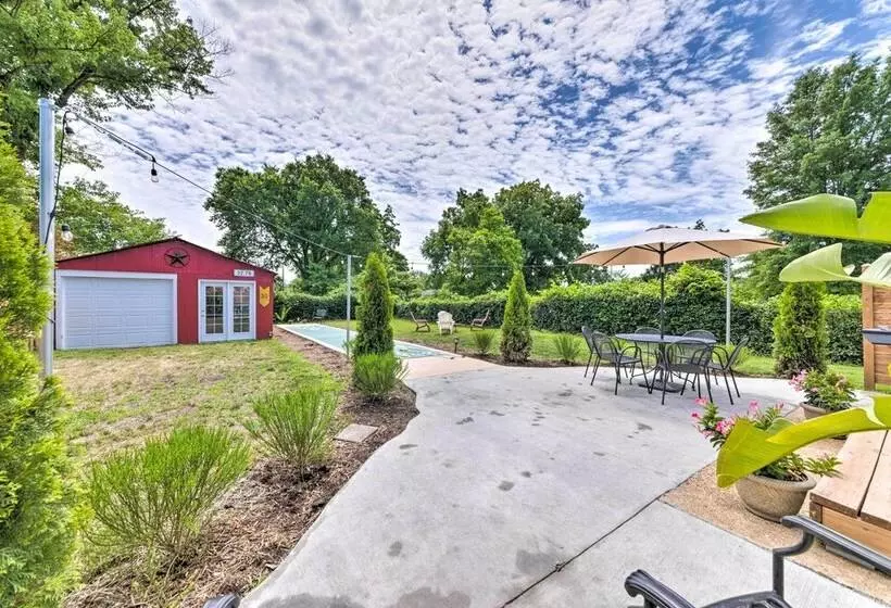 Lucky Dawg  Pet Friendly Abode Near St Louis!