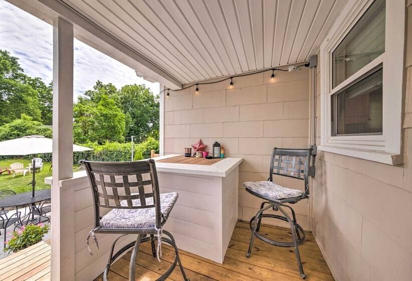 Lucky Dawg  Pet Friendly Abode Near St Louis!