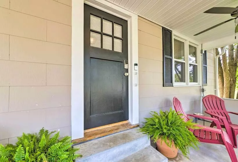 Lucky Dawg  Pet Friendly Abode Near St Louis!