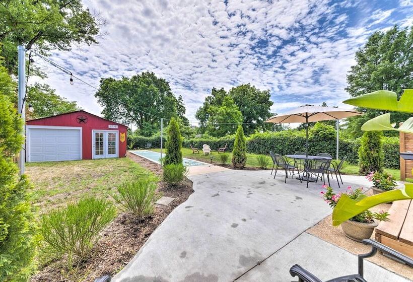 Lucky Dawg  Pet Friendly Abode Near St Louis!