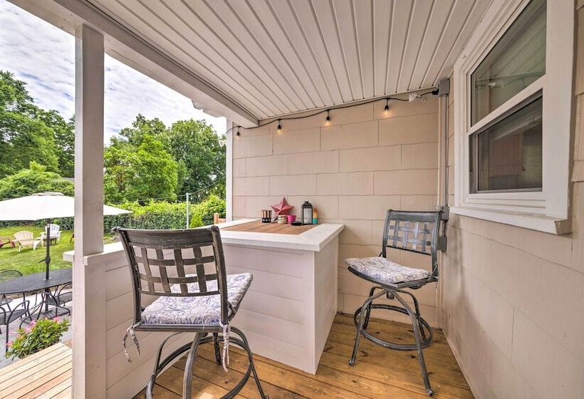 Lucky Dawg  Pet Friendly Abode Near St Louis!