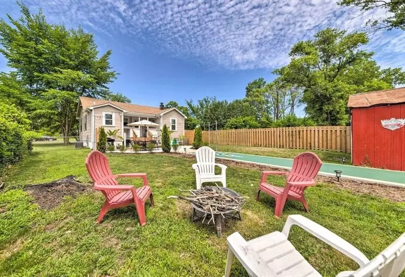 Lucky Dawg  Pet Friendly Abode Near St Louis!