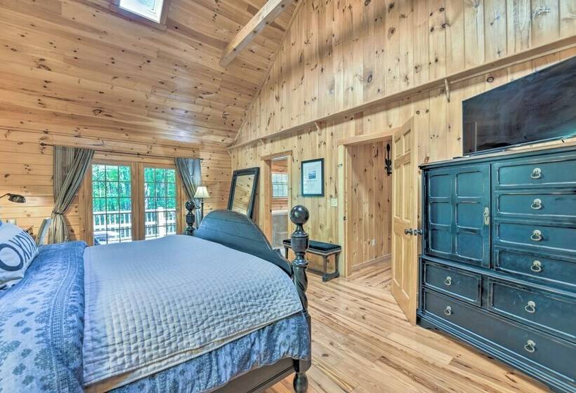 Luxury Cabin W/ Deck < 5 Miles To Sapphire Valley!