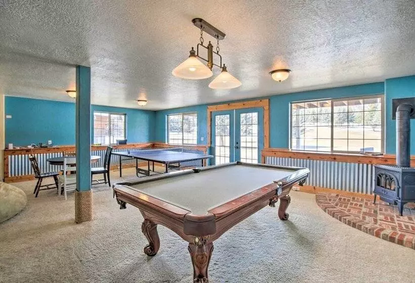 Massive Cabin W/ Game Room, 1 Mi To Bear Lake