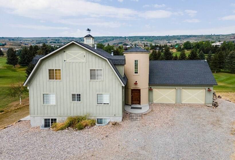 Massive Cabin W/ Game Room, 1 Mi To Bear Lake