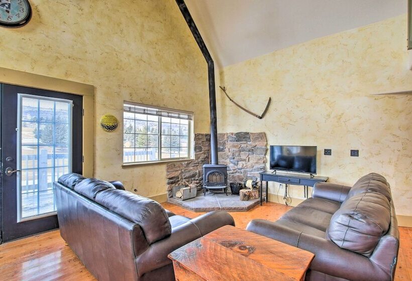 Massive Cabin W/ Game Room, 1 Mi To Bear Lake