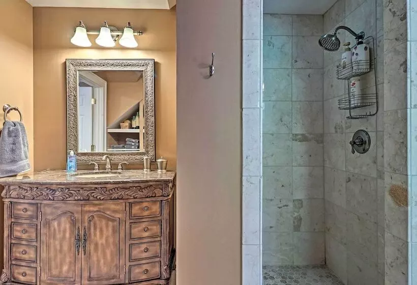 Mountain View Home: Hike, Raft, Golf + More!