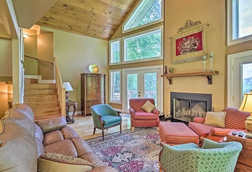 Mountain View Home: Hike, Raft, Golf + More!