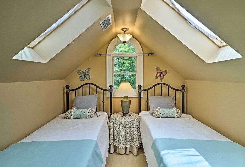 Mountain View Home: Hike, Raft, Golf + More!