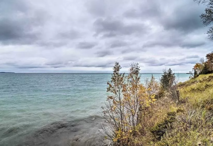 Fire Pit, Smart Tv: Waterfront Charlevoix Home