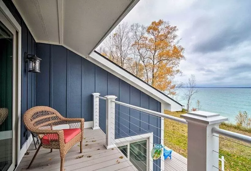 Fire Pit, Smart Tv: Waterfront Charlevoix Home