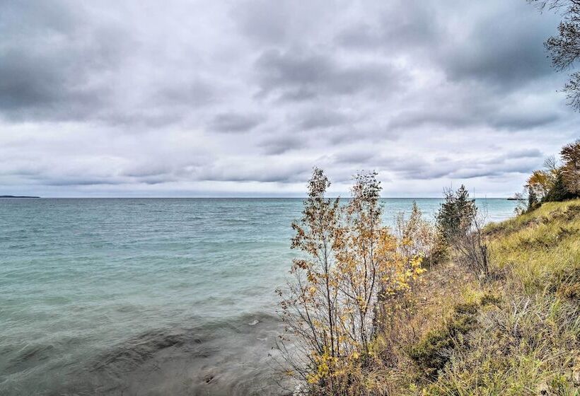 Fire Pit, Smart Tv: Waterfront Charlevoix Home
