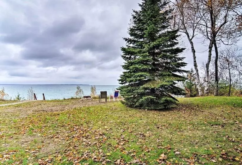 Fire Pit, Smart Tv: Waterfront Charlevoix Home