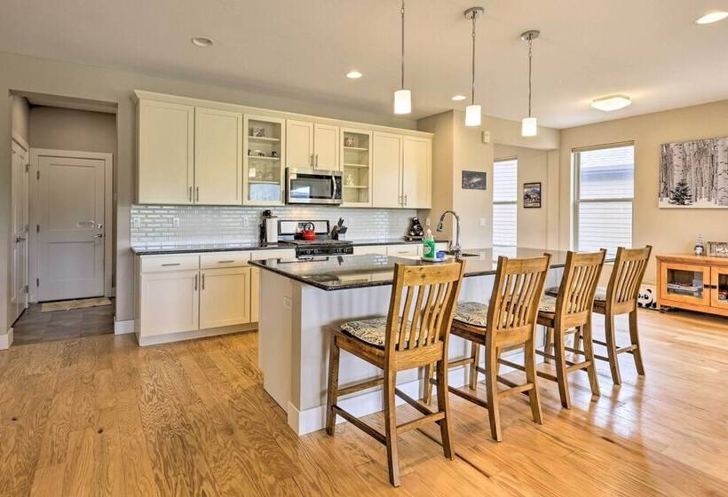 3 Mi To Granby Ranch: Home W/ Hot Tub & Mtn Views!