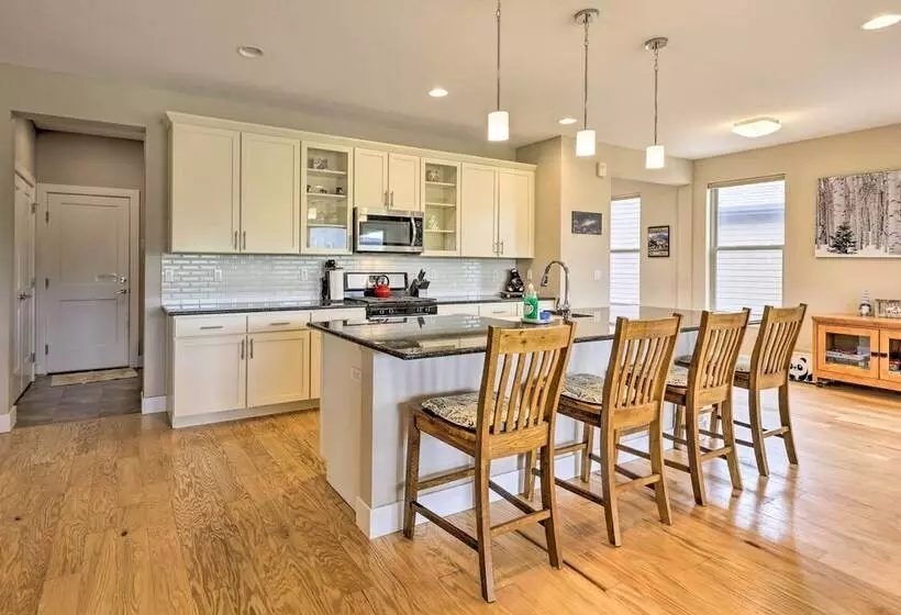 3 Mi To Granby Ranch: Home W/ Hot Tub & Mtn Views!