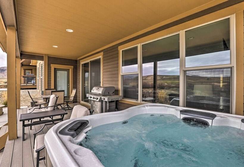 3 Mi To Granby Ranch: Home W/ Hot Tub & Mtn Views!
