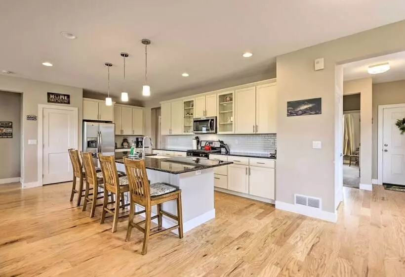 3 Mi To Granby Ranch: Home W/ Hot Tub & Mtn Views!