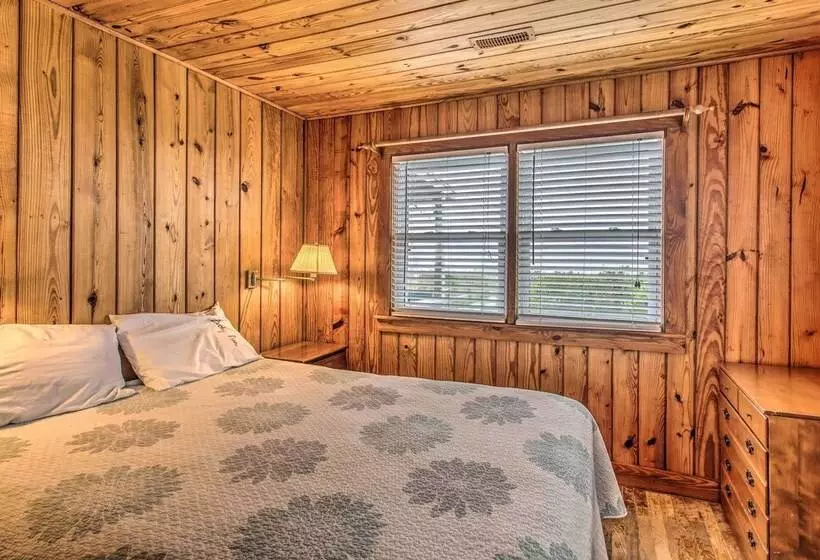 Rustic Beachfront Cottage W/ Deck & Boardwalk