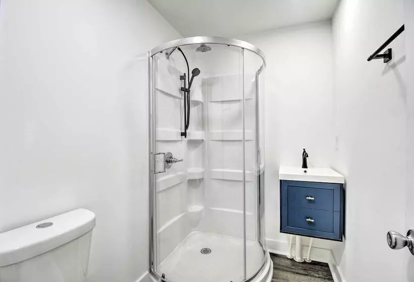 Rustic Beachfront Cottage W/ Deck & Boardwalk